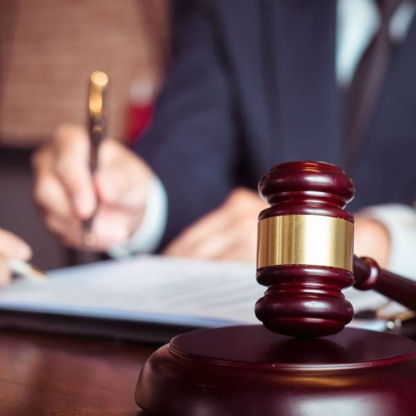 Représentation avocat pour plainte suite à abus de faiblesse ou escroquerie à Aix-en-Provence Bouches-du-Rhône